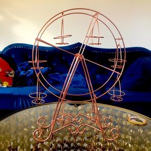 Rose gold Ferris wheel cupcake server